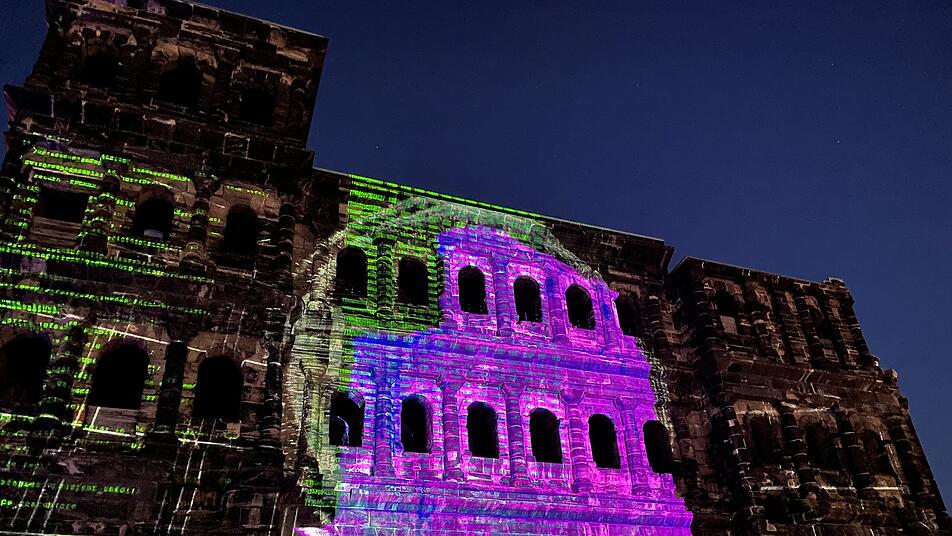 Im Mittelpunkt der Illuminale 2021: die Porta Nigra, das Wahrzeichen von Trier.