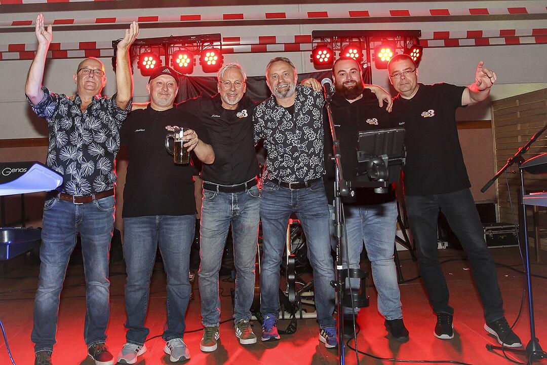 Es spielte die Partyband "Musik die3".