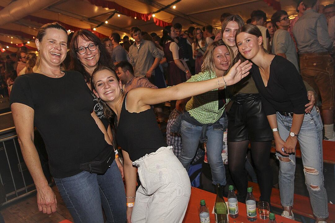 Impressionen von der erstklassigen Stimmung!