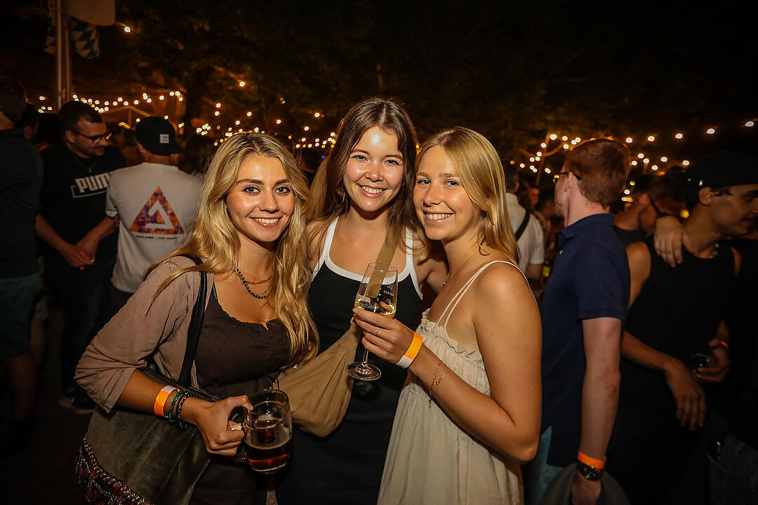 Impressionen vom größten Weinfest in Franken!