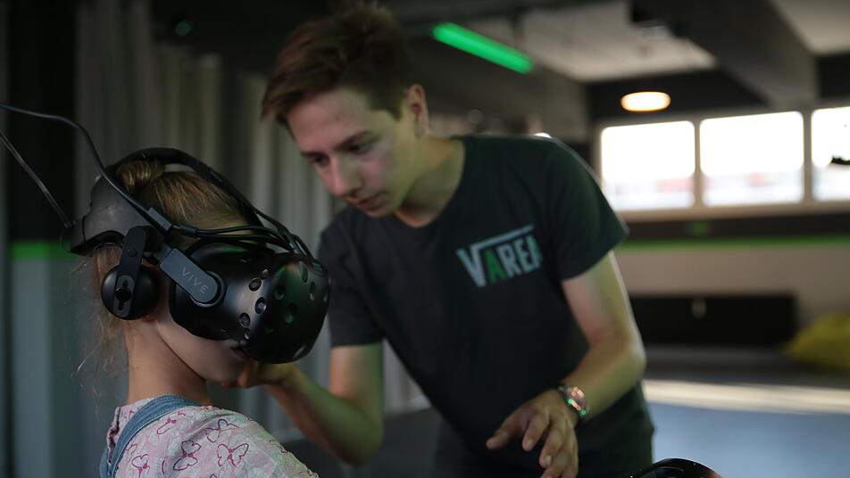 Mit einer VR-Brille können Groß und Klein in andere Welten eintauchen