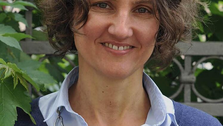 Freya Zechmair ist Dipl. -Pädagogin und Leiterin der Schwangerenberatungsstelle bei Profamilia Bamberg.