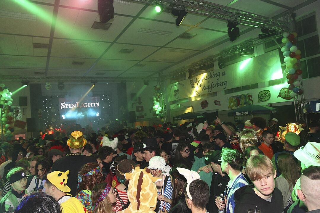 Super Stimmung beim Blütenfasching