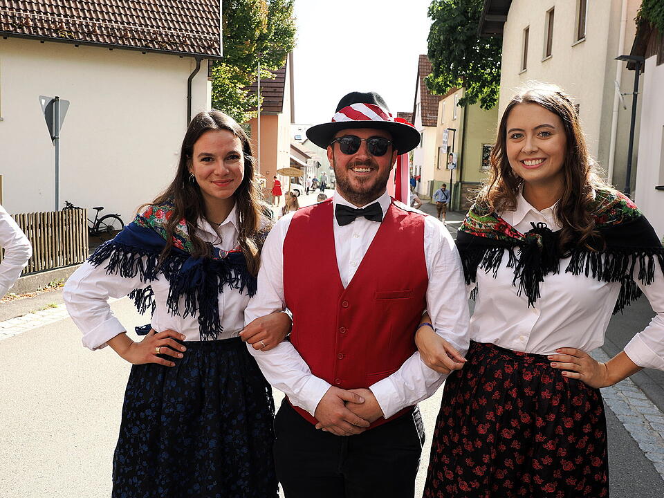 Motivwägen, Trachtengruppen und Musik-Kapellen