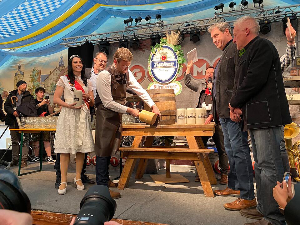 O'zapft is! Das Frühlingsfest am Dutzendteich beginnt