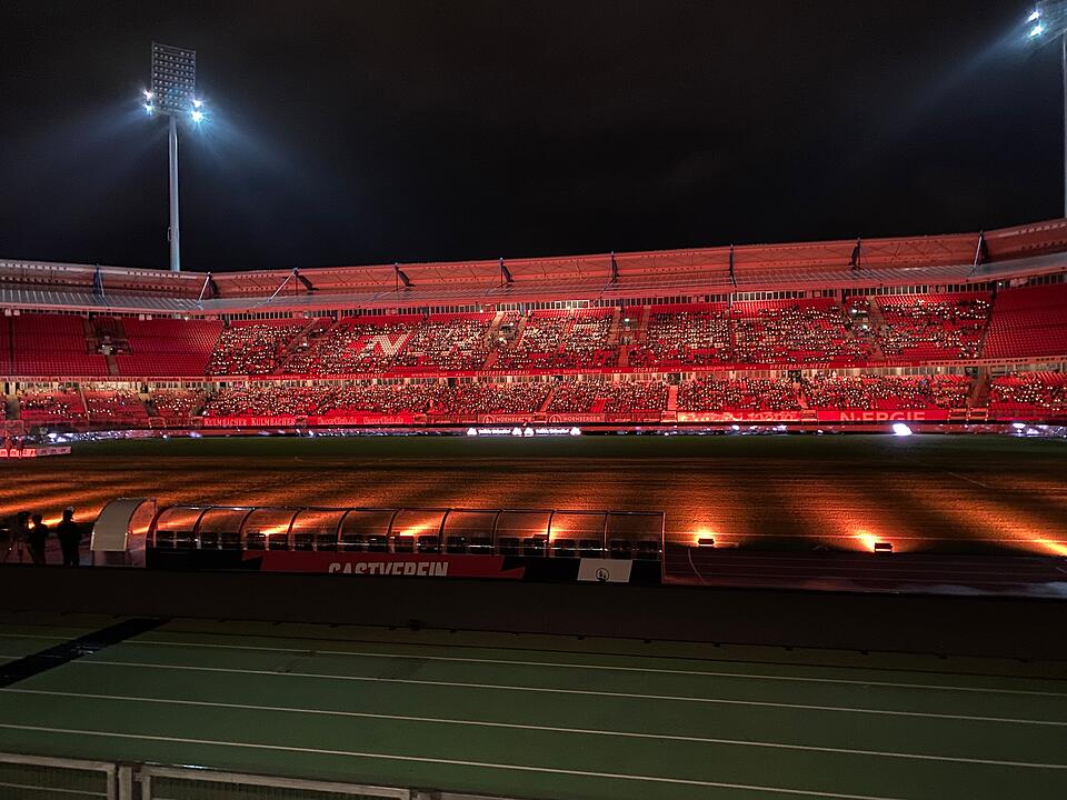 Endlich wieder: Impressionen vom Große Nürnberger Adventssingen 2022 im Max-Morlock-Stadion