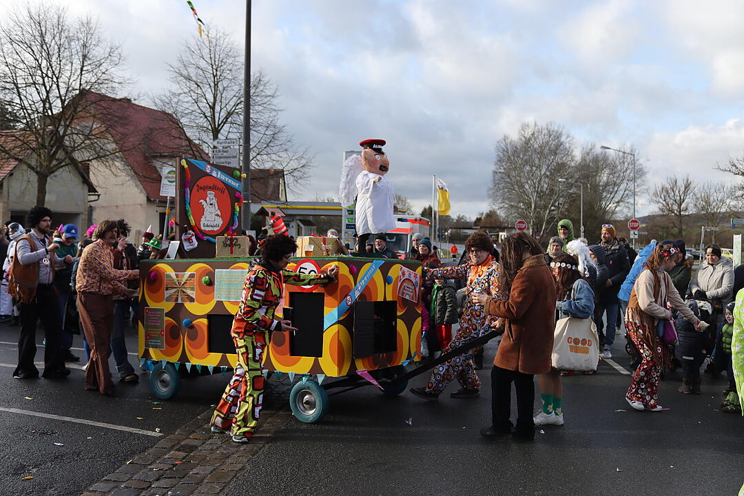 Die Hauptstrasse wurde zur Partymeile