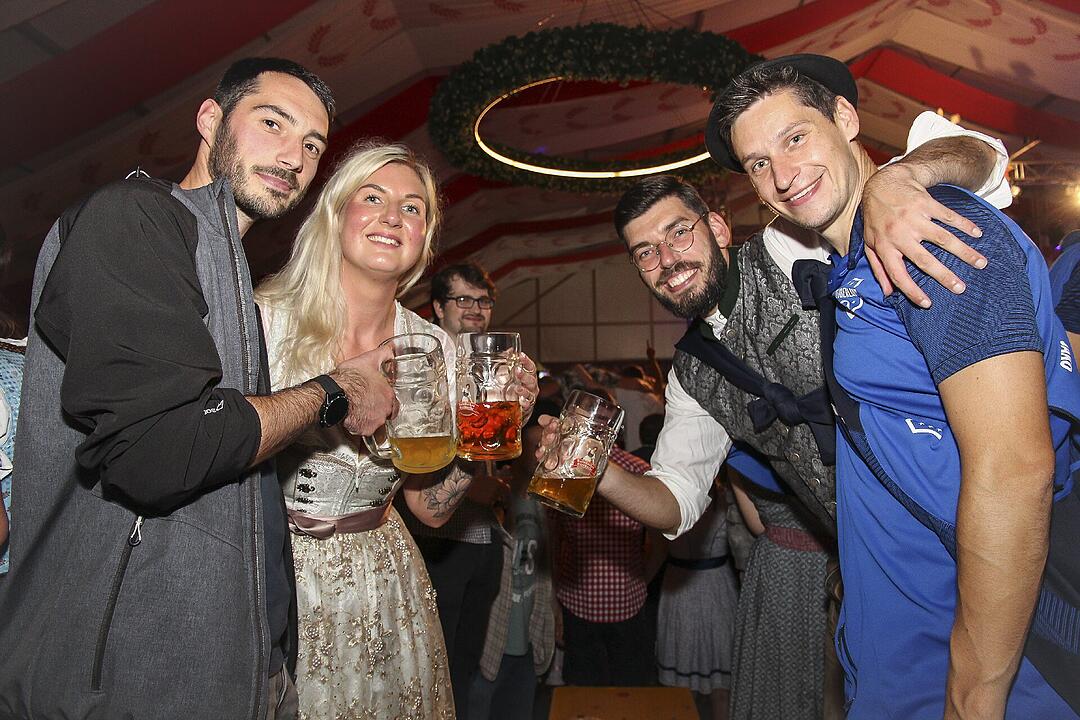 Es spielten die "Kasendorfer Musikanten" und "Die Wilderer".