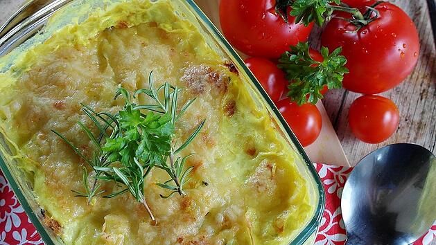 Aus Spargeln und Kartoffeln lässt sich ein leckerer Auflauf zaubern.