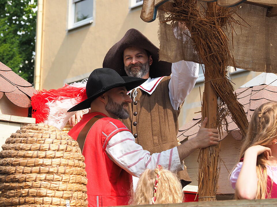 Großer historischer Festzug durch Bad Kissingen!