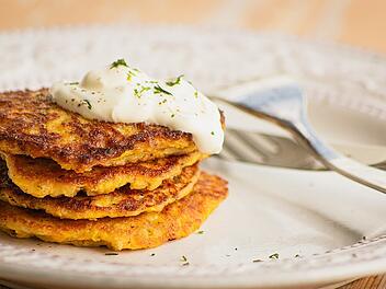 Kartoffelpuffer schmecken auch in Waffelform gut.