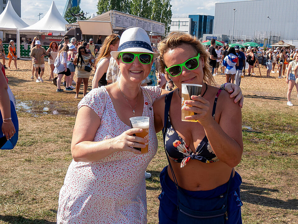 Mit internationalen und nationalen Live-Acts!