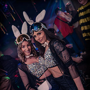 Gemeinsam Fasching feiern bis Montagmorgen!