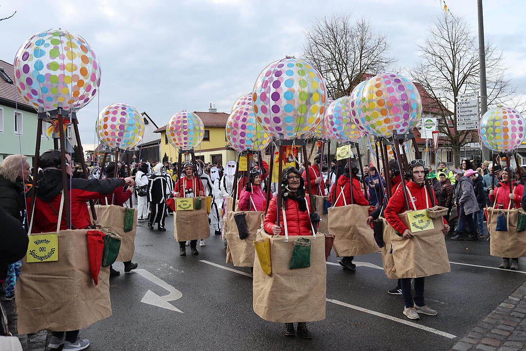 Die Hauptstrasse wurde zur Partymeile