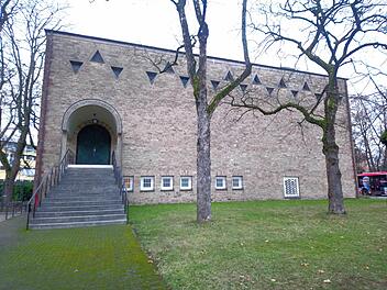 Orte jüdischer Gemeinden, wie die neue Synagoge, finden sich überall in Trier.