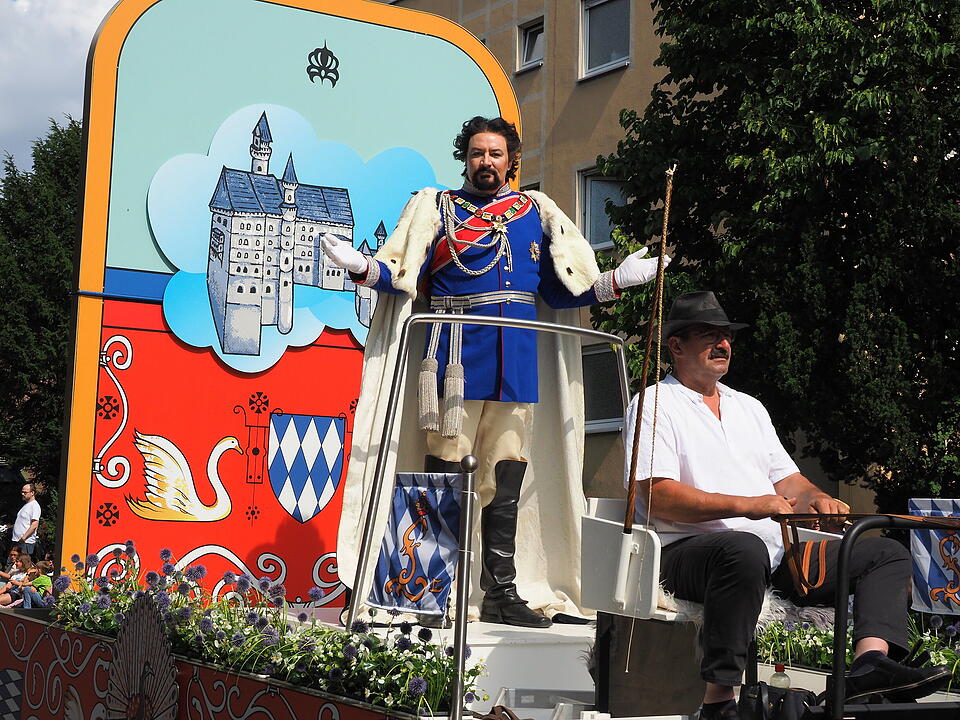 Großer historischer Festzug durch Bad Kissingen!