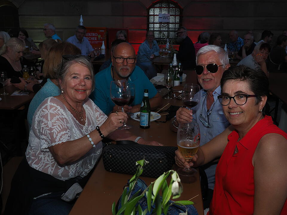 Aperitivo, Vino, Musica und mehr!