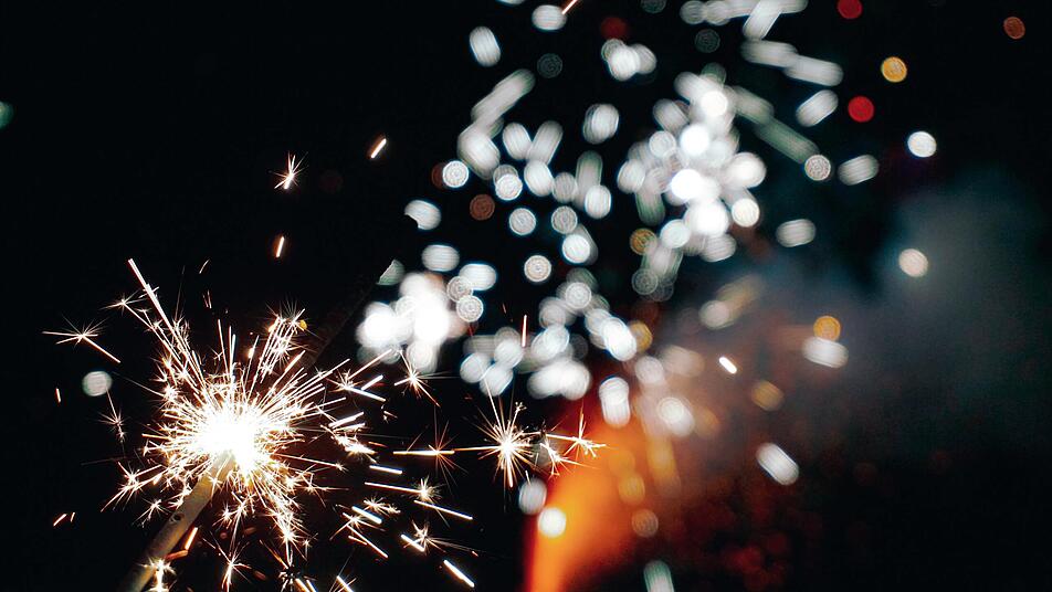 Silvesterfeuerwerk und Wunderkerzen gehören zum Jahreswechsel für viele dazu.