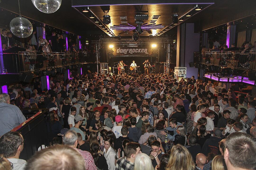 Klasse Party-Stimmung  am ersten Weihnachtsfeiertag