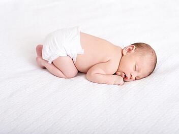 Das Baby ist auf der Welt und schon geht das Rätselraten los. Ganz die Mama oder doch der Papa? Eine Studie hat's herausgefunden.  Symbolfoto: pixabay.com/smpratt90