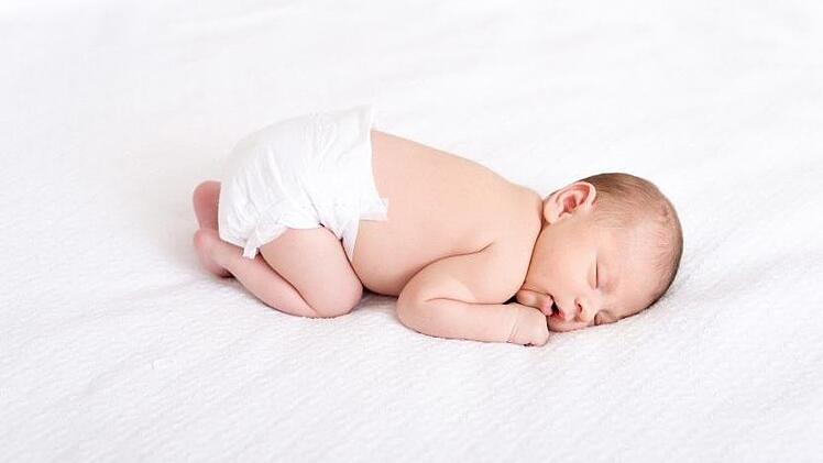 Das Baby ist auf der Welt und schon geht das Rätselraten los. Ganz die Mama oder doch der Papa? Eine Studie hat's herausgefunden.  Symbolfoto: pixabay.com/smpratt90