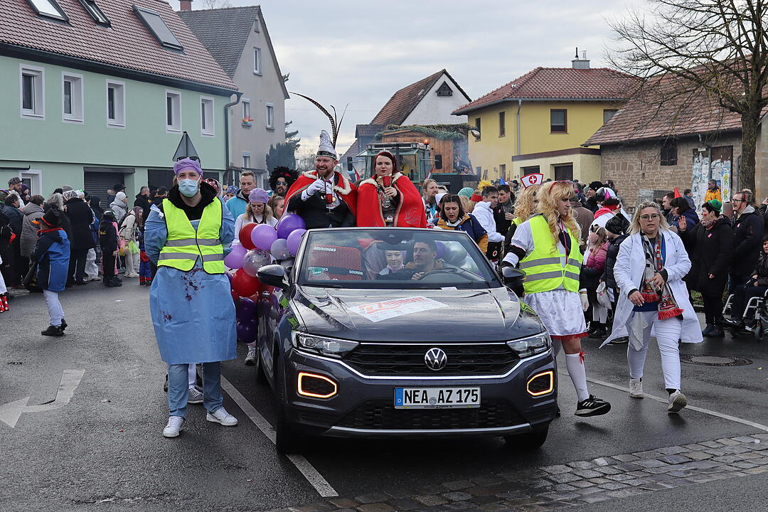 Die Hauptstrasse wurde zur Partymeile