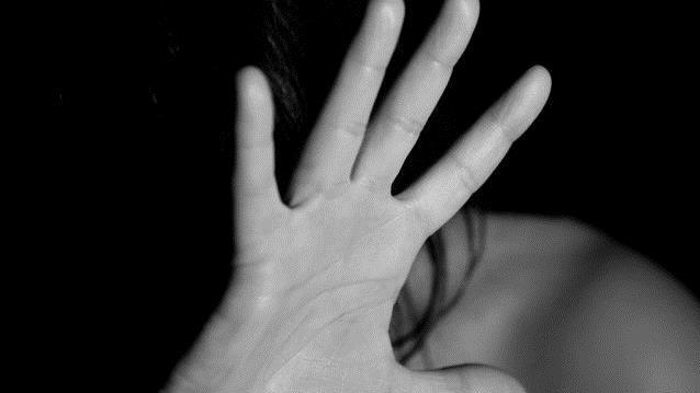 In NRW ist eine Frau massiv sexuell belästigt worden.  Foto: ninocare/pixabay