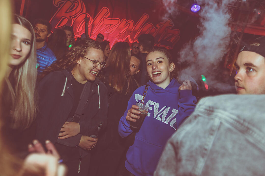 Neon Mixxed Clash m/ DJ Da Base + Nora & Chris