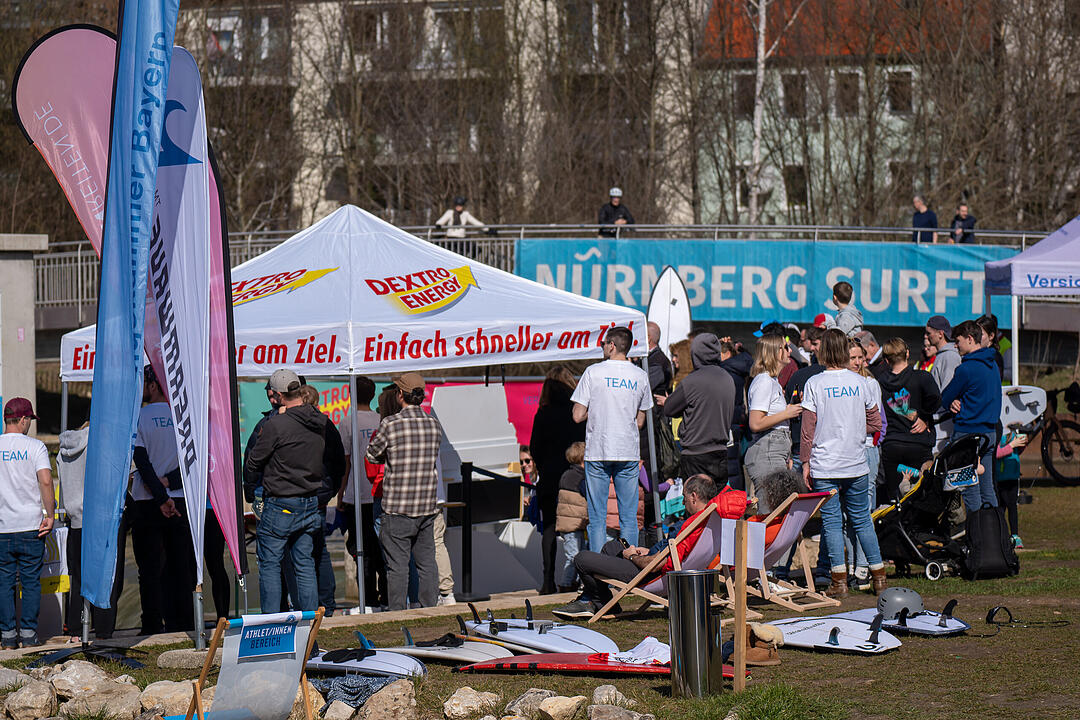 Die Surferwelle mitten in Nürnberg