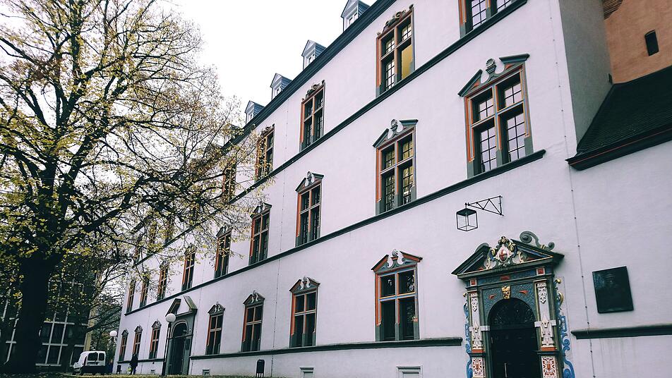Viele Plätze, an denen du sonst vorbeigehen würdest, bekommen bei dieser Stadtrallye neue Bedeutung.
