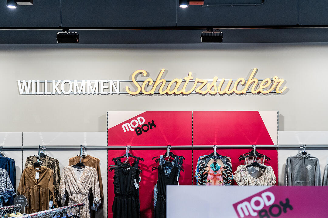 Sehr viele Schnäppchenjäger kamen zur Eröffnung.