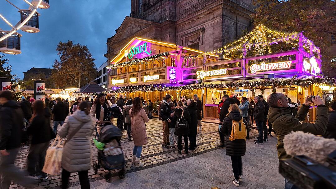 Nürnberg erstrahlt wieder in weihnachtlichem Glanz - die schönsten Bilder