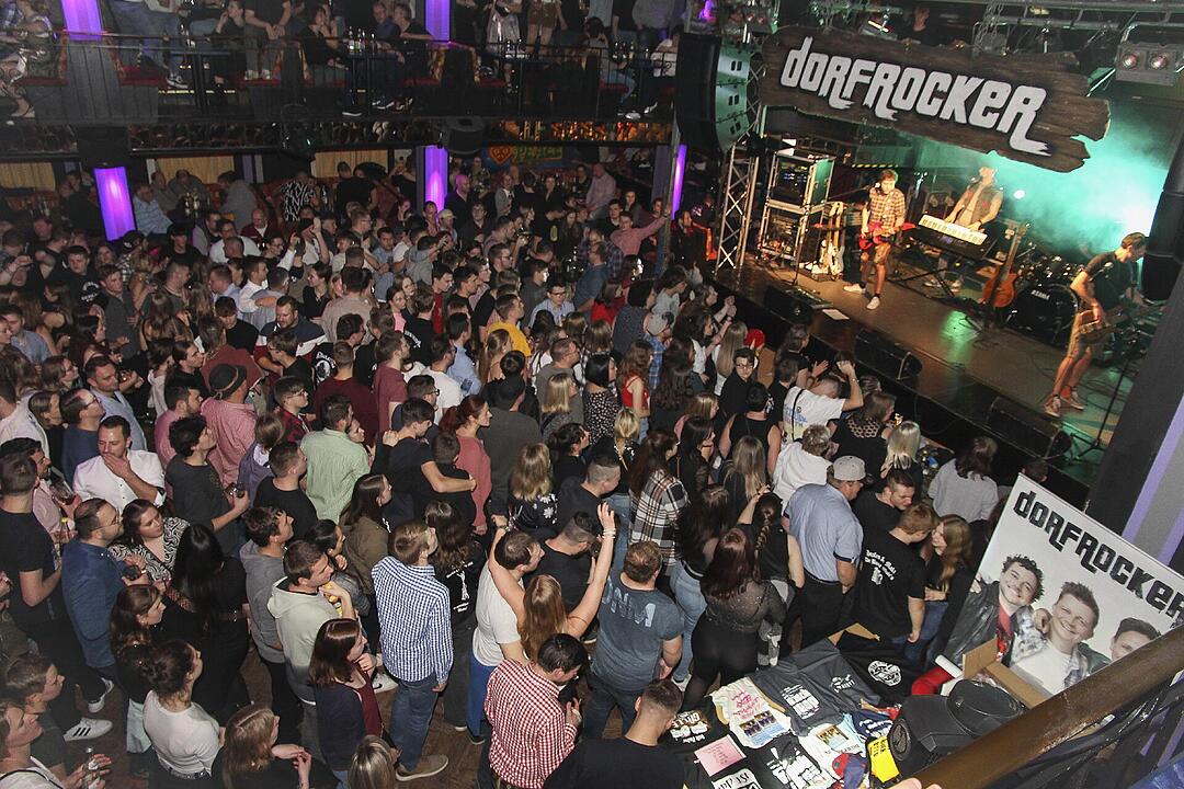 Klasse Party-Stimmung  am ersten Weihnachtsfeiertag
