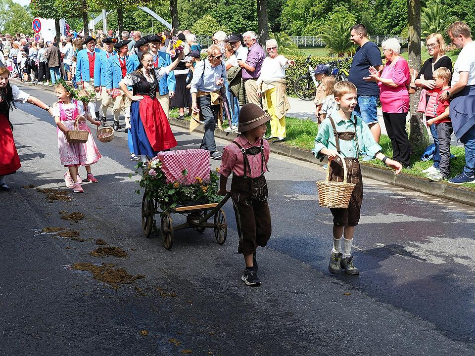 Großer historischer Festzug durch Bad Kissingen!