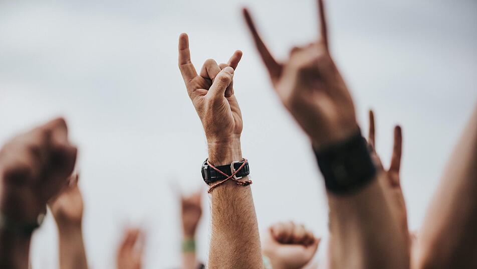 Rock 'n' Roll wird bei Livemusik-Events erst recht lebendig.