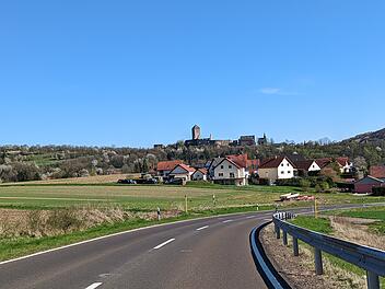 Über dem kleinen Ort Thallichtenberg liegt romantisch die Burg Lichtenberg.