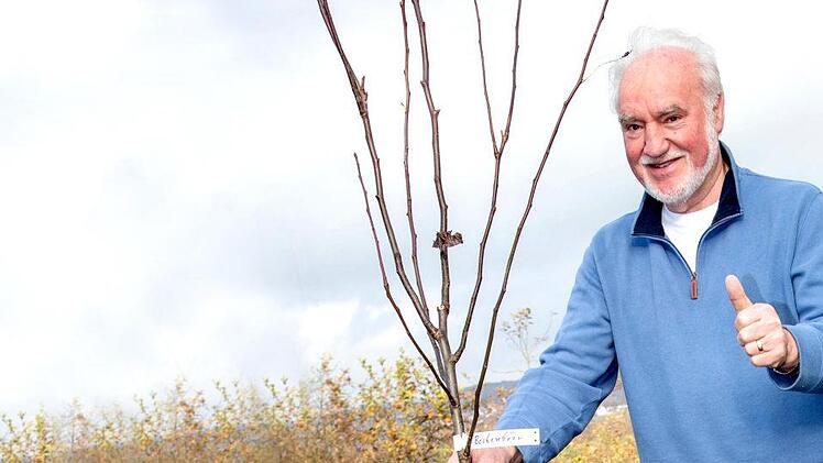 Jupp Schröder ist unseren Lesern längst als Gartenexperte ans Herz gewachsen. Auch auf unserer Facebook-Seite ist er mit seinen Tipps ein gefragter Mann - er hat schon über 5000 Fans. Foto: Klaus Gagel