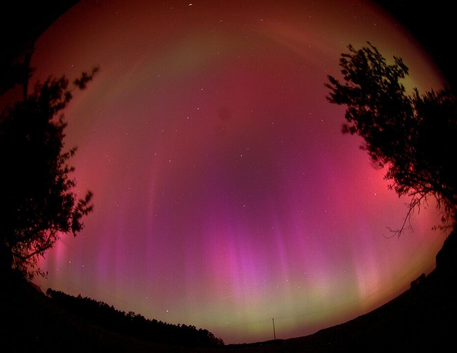 Polarlichter über Franken: Himmelsspektakel liefert spektakuläre Bilder