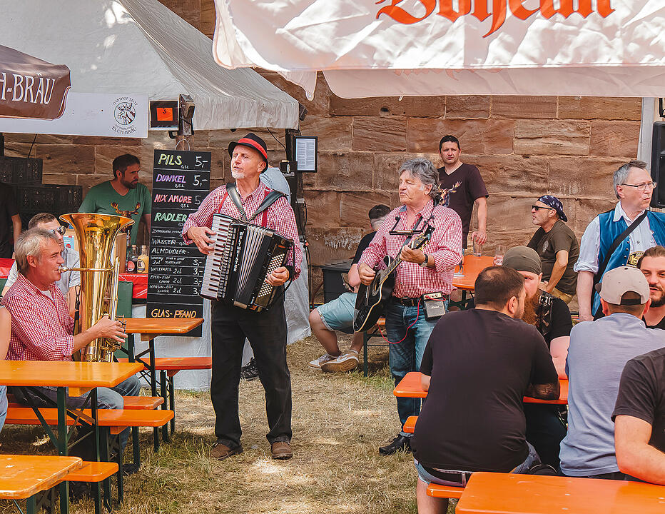 Fantastische Stimmung im Burggraben