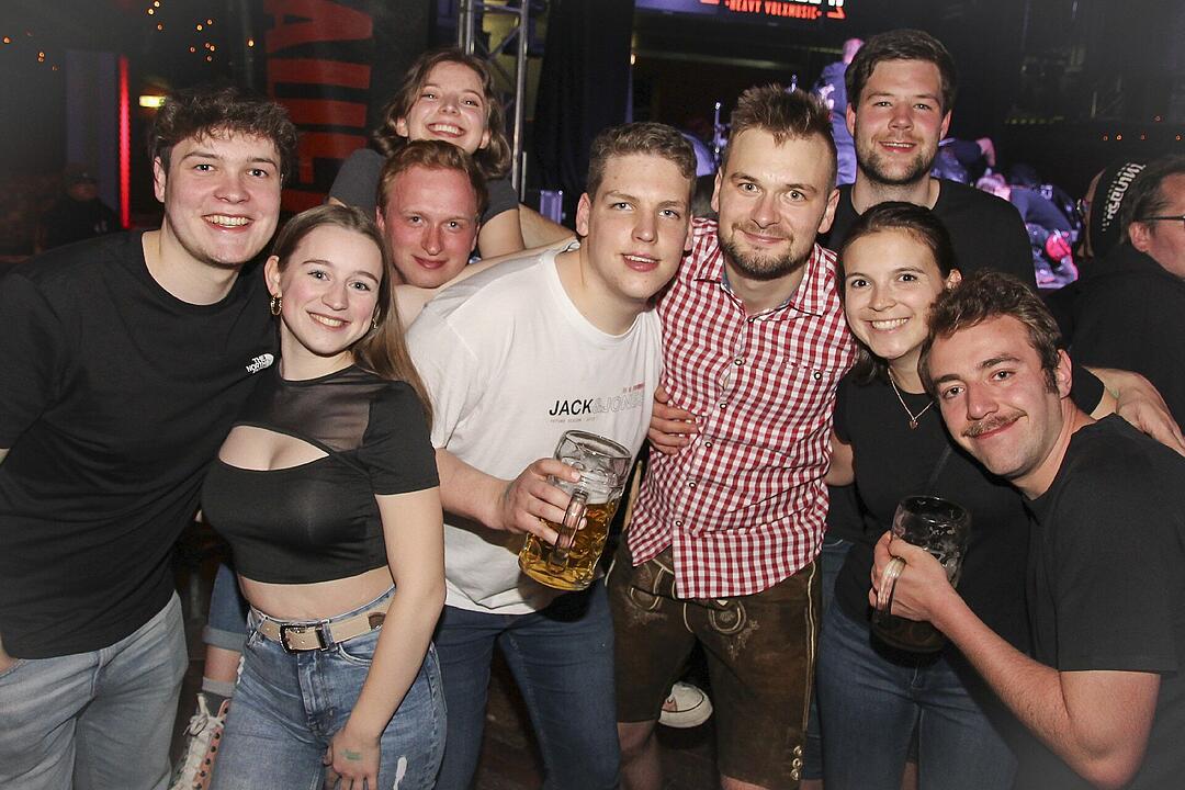 Heavy Volxmusic im Tanzcenter
