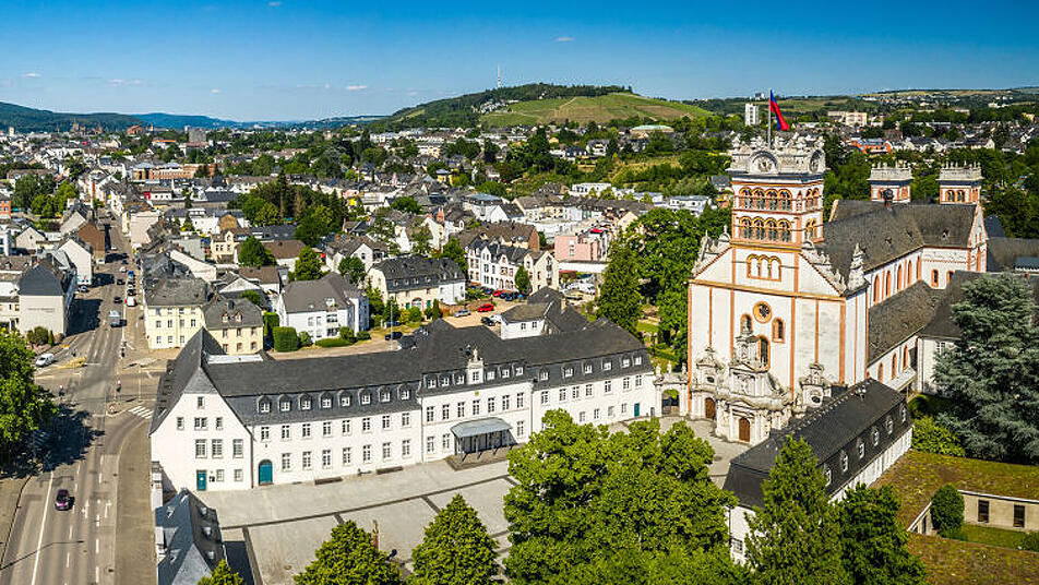 Die Benediktinerabtei St. Matthias in Trier ist das Ziel des Matthiasweges, der als Fernwanderweg einige sehr schöne Etappen bietet.