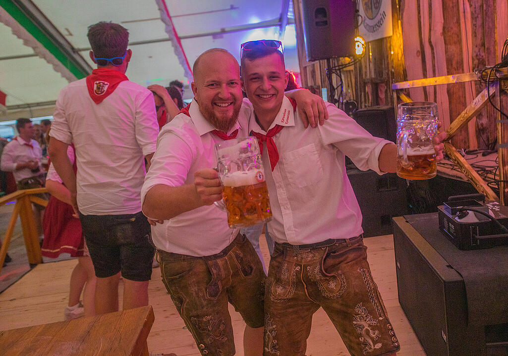 Die Cover- und Partyband "Tasty 7" spielten am Samstag.