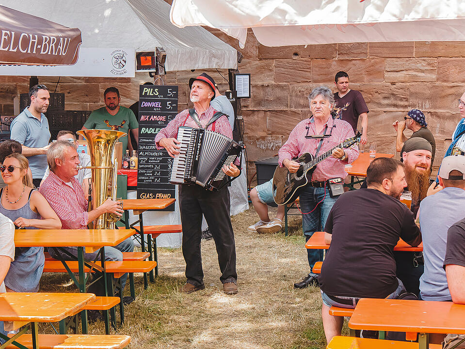 Fantastische Stimmung im Burggraben
