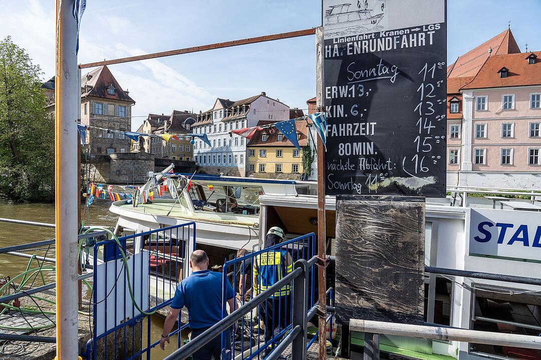 Wasser in Schiff "Stadt Bamberg" stellt Einsatzkräfte vor Rätsel - Ursache gefunden