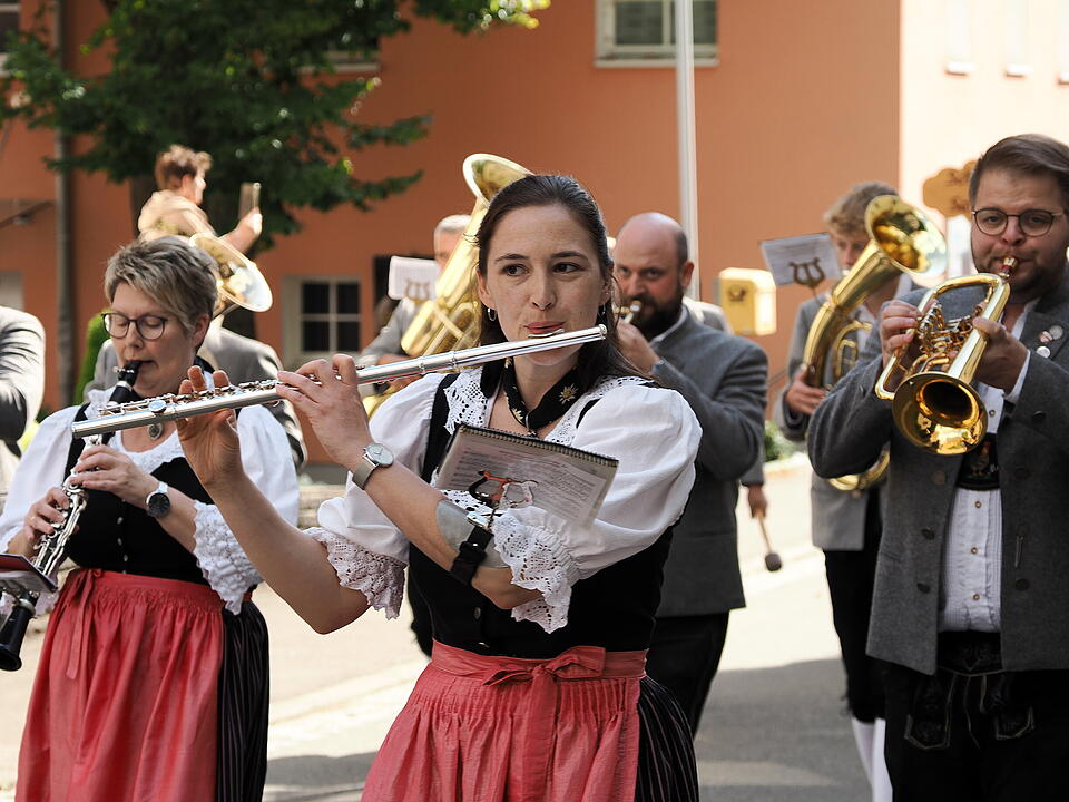Motivwägen, Trachtengruppen und Musik-Kapellen