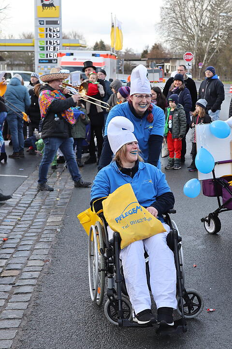 Die Hauptstrasse wurde zur Partymeile