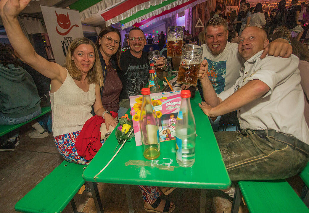 Die Cover- und Partyband "Tasty 7" spielten am Samstag.