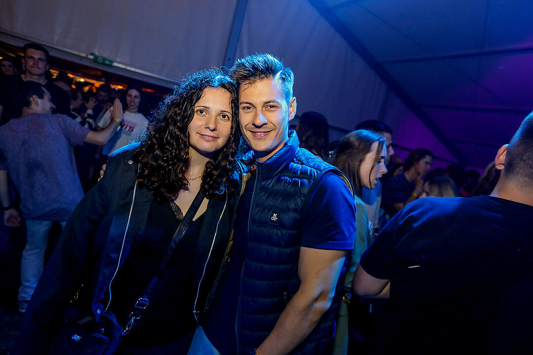 Partyzeltdorf mit 5 Areas!