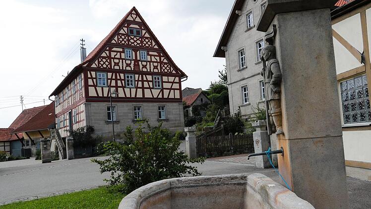 Dorferneuerung in Nassach  Foto: Hoch
