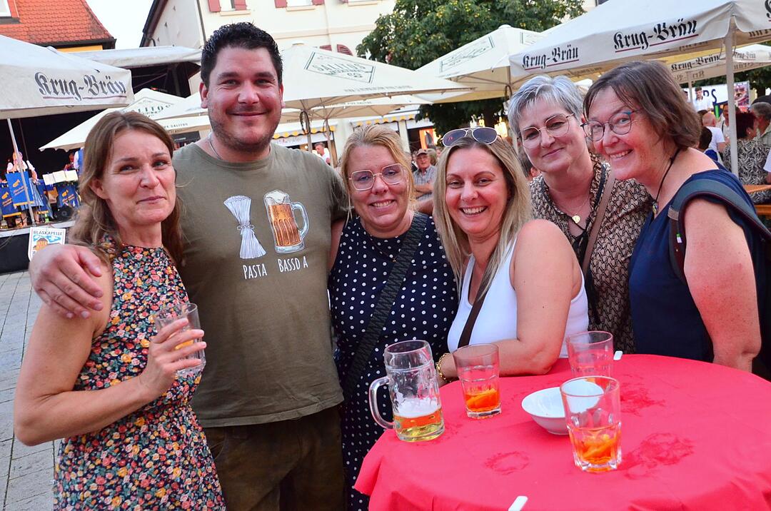 Auf dem Marktplatz Ebermannstadt wird gefeiert!